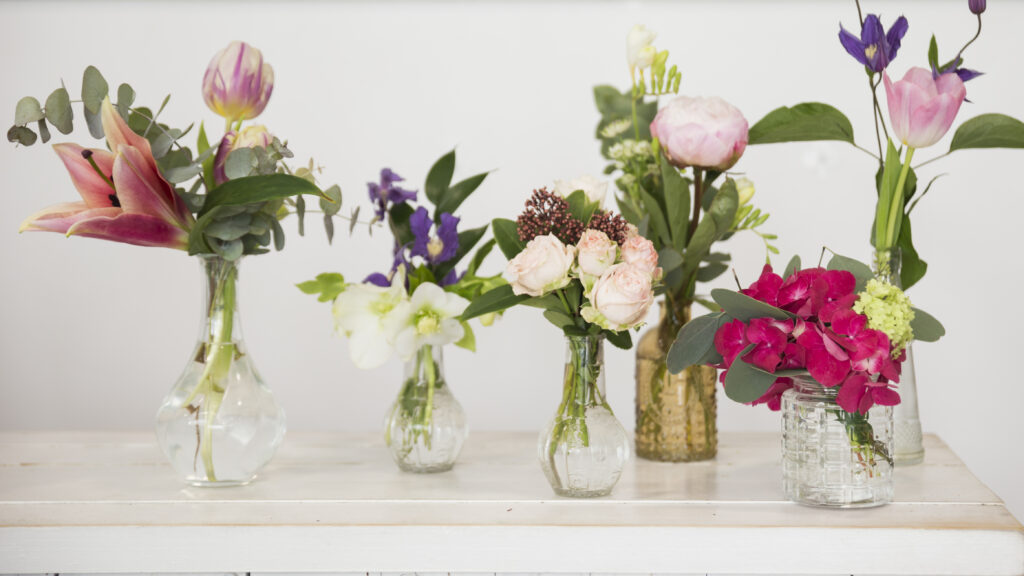 centerpieces at wedding receptions nyt Flower vases
